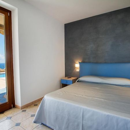 La Suite Del Faro Скалея Номер фото